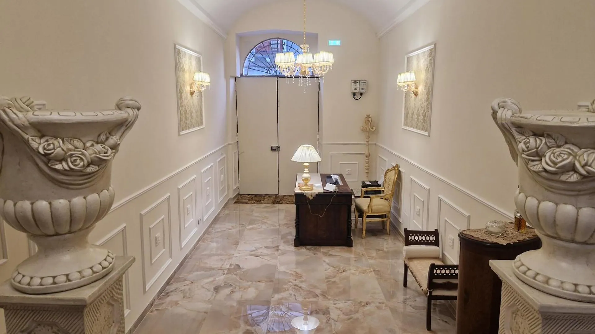 Ancient Courts Rooms Katanya